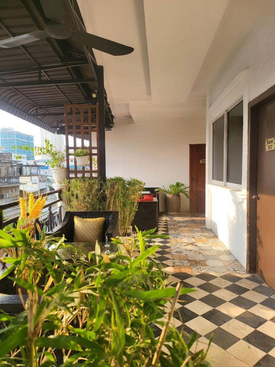 Sun Chakra Boutique Hotel Phnom Penh Eksteriør bilde